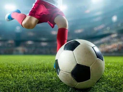 Futbol Topunu Tekme
